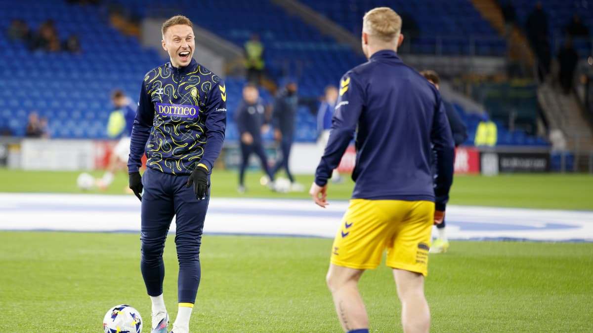 Cauley Woodrow Jack Grimmer Wycombe Wanderers