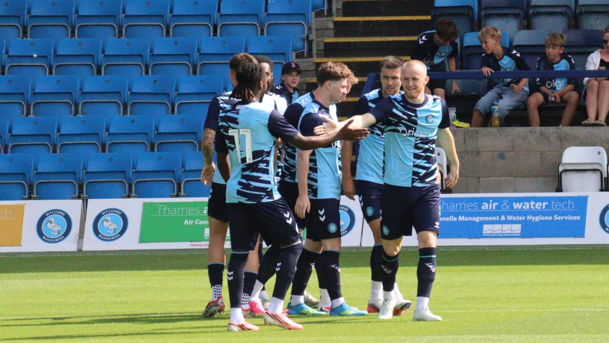 Ewan Henderson scores for Wycombe Wanderers