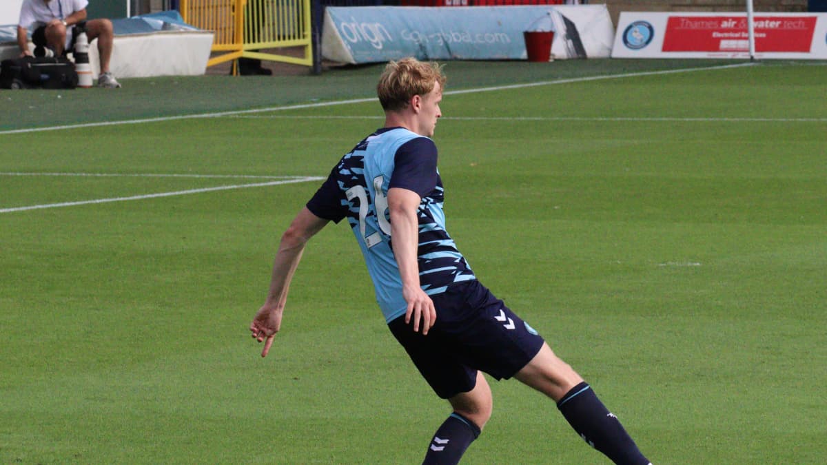 Connor Taylor playing for Wycombe